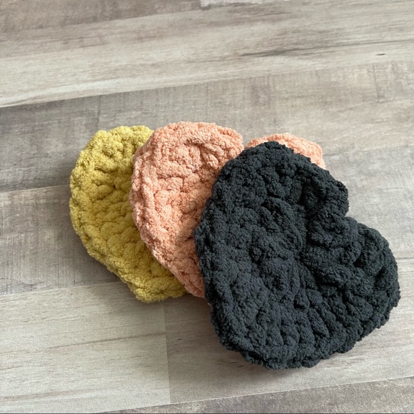 Heart Reusable Makeup Remover Face Scrubbies - Picture 5 of 6